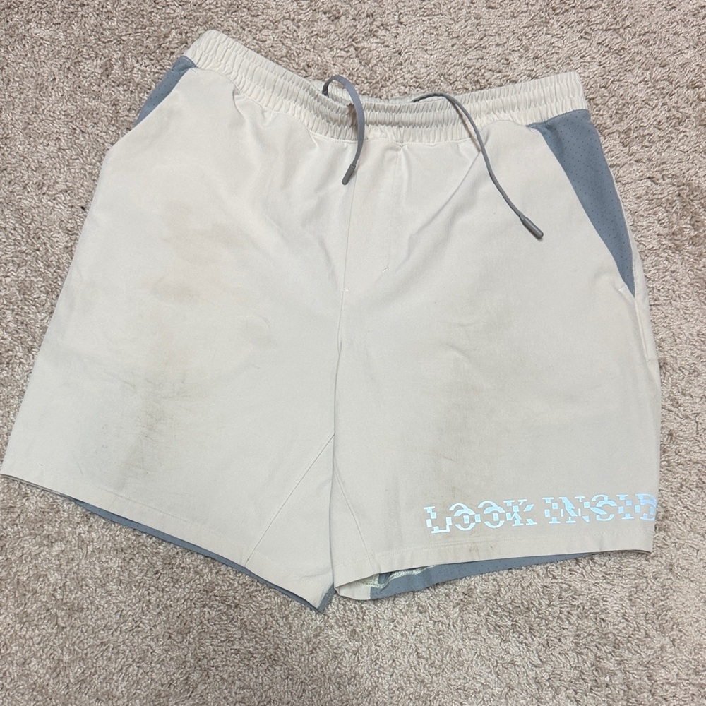 Men's Lululemon 7in Gray and Tan Shorts